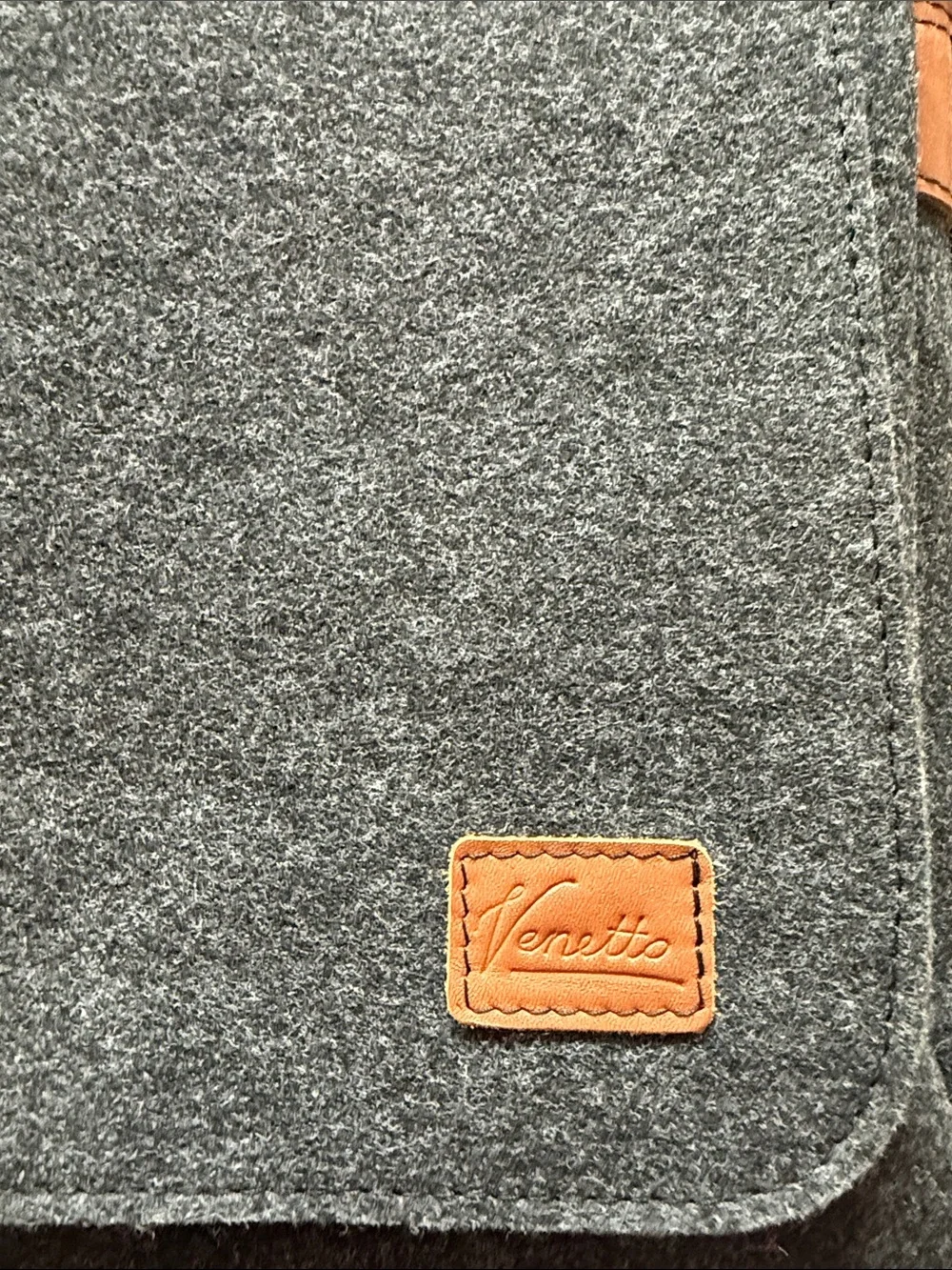 Venetto Men's Charcoal Felt Messenger Bag with Contrast Leather Patch